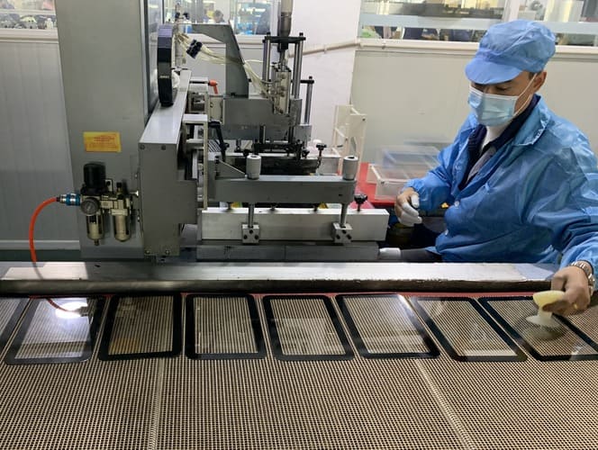 Screen Printing Custom Glass Fabrication